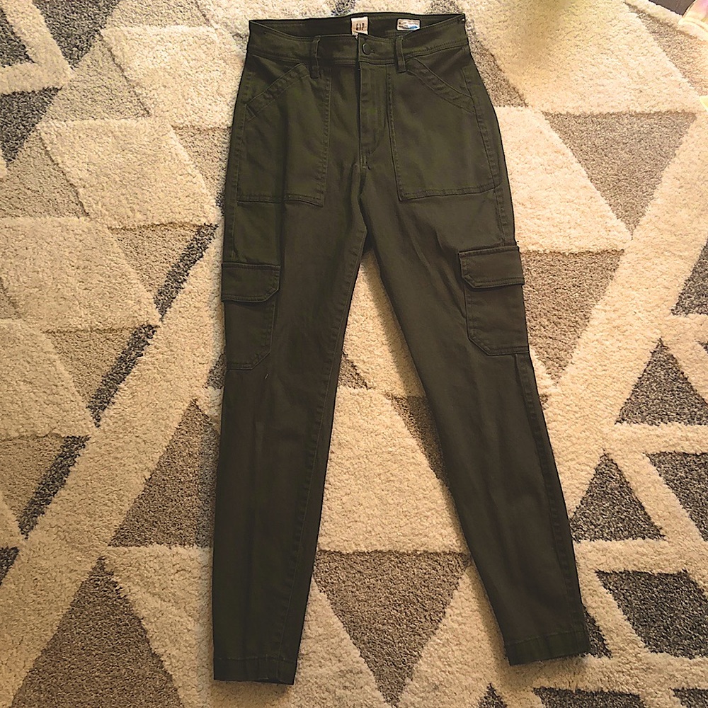 Gap High Rise Cargo Leggings - Size 6